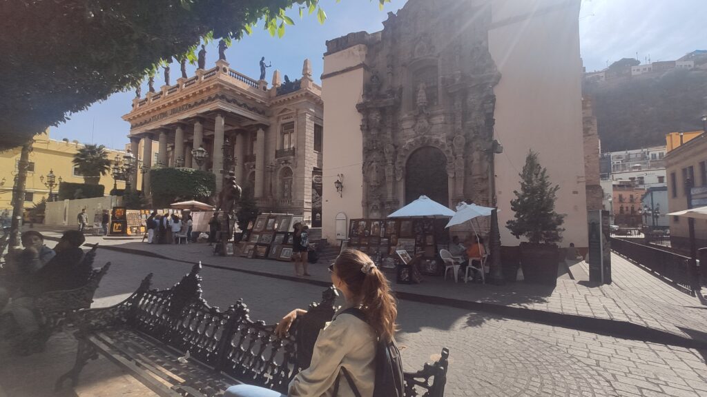 Blick auf Theater in Altstadtgasse